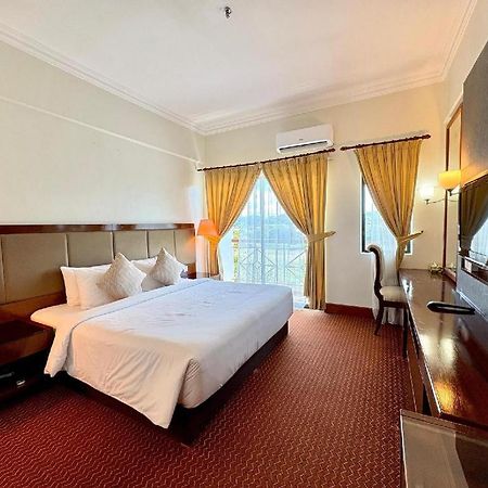 Putra Brasmana Hotel Kuala Perlis Esterno foto