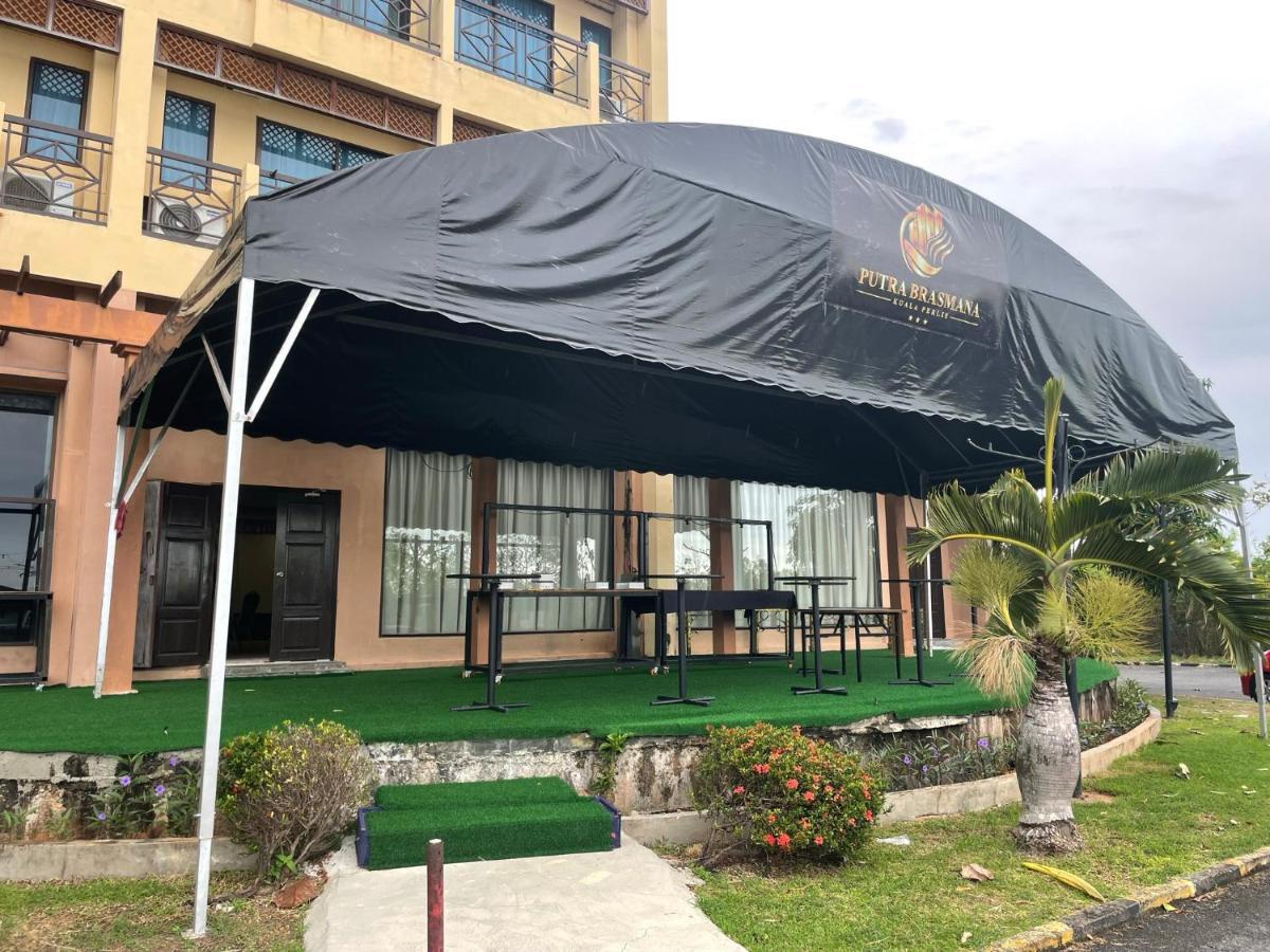 Putra Brasmana Hotel Kuala Perlis Esterno foto