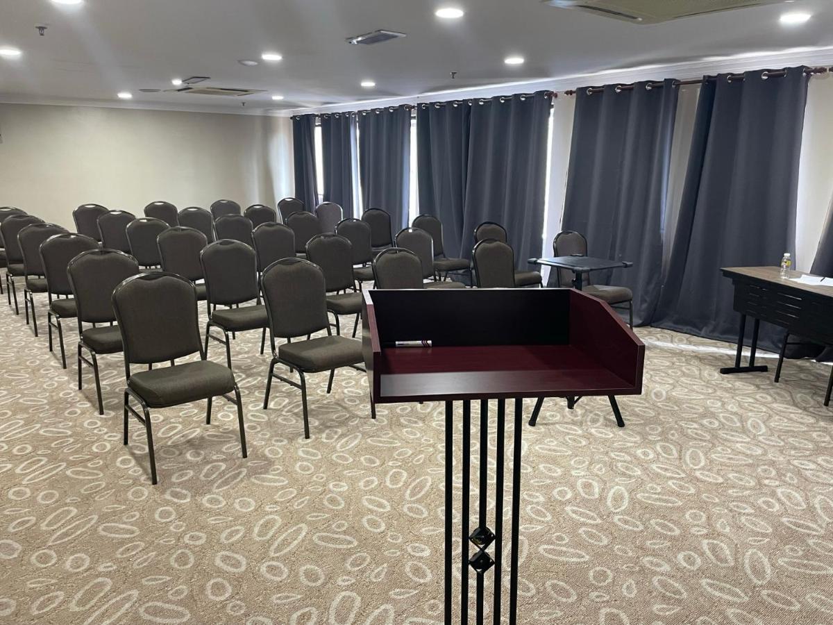Putra Brasmana Hotel Kuala Perlis Esterno foto