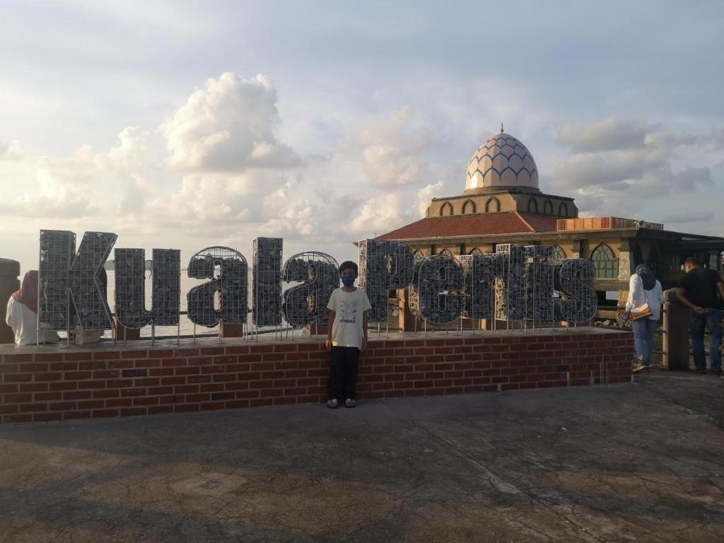 Putra Brasmana Hotel Kuala Perlis Esterno foto