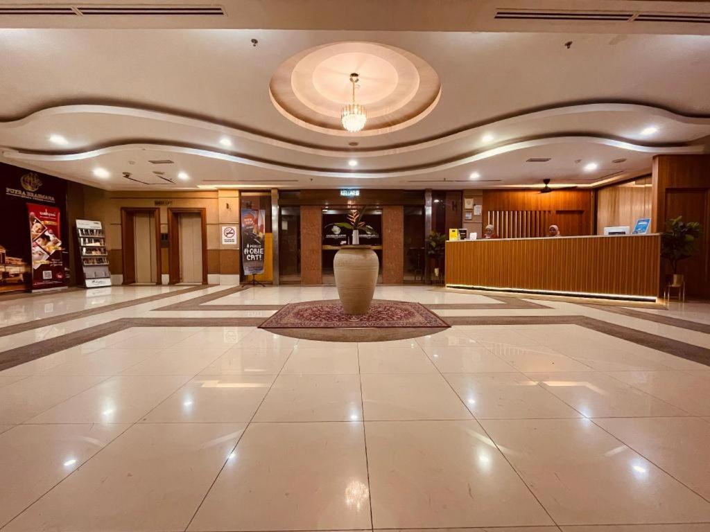 Putra Brasmana Hotel Kuala Perlis Esterno foto