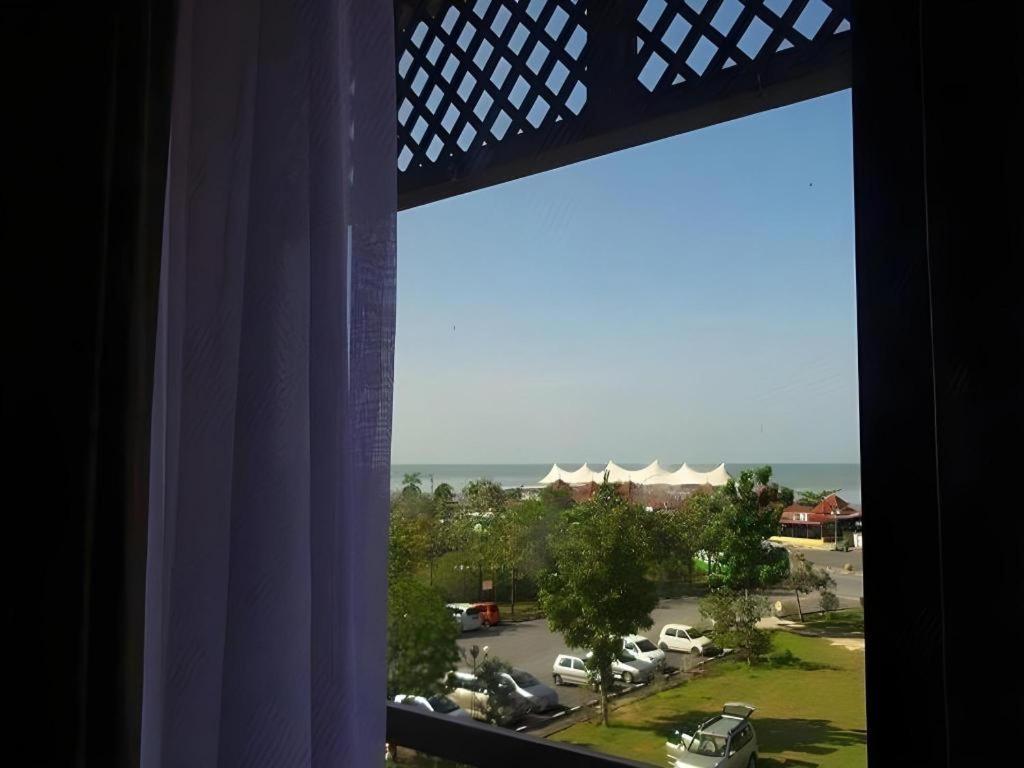 Putra Brasmana Hotel Kuala Perlis Esterno foto