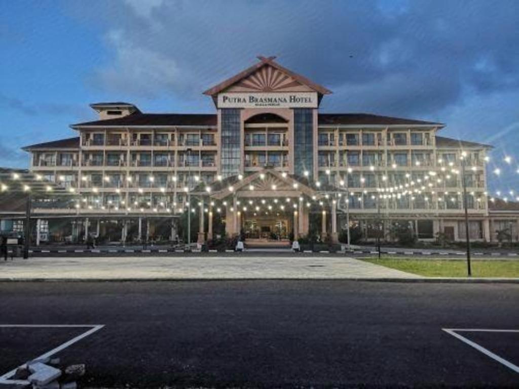Putra Brasmana Hotel Kuala Perlis Esterno foto