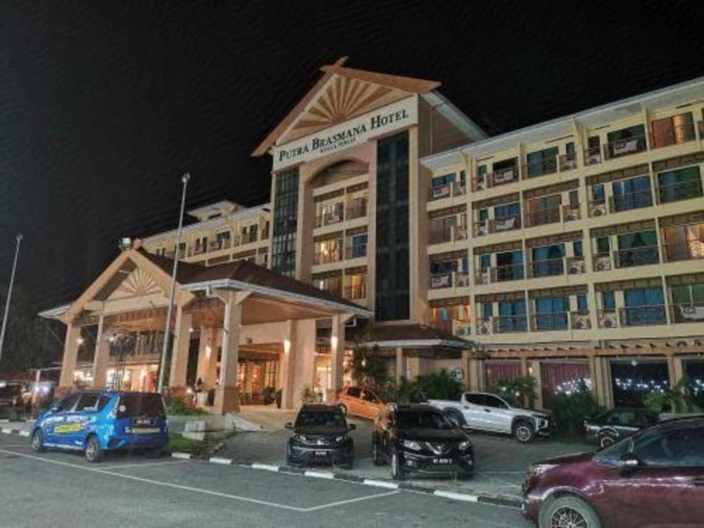 Putra Brasmana Hotel Kuala Perlis Esterno foto