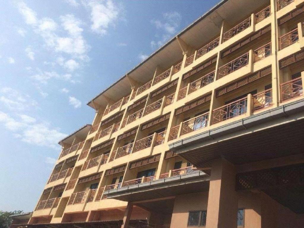 Putra Brasmana Hotel Kuala Perlis Esterno foto