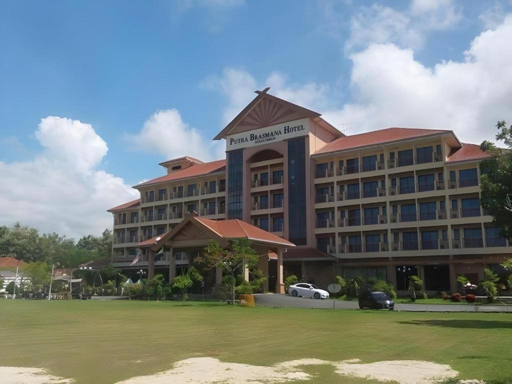 Putra Brasmana Hotel Kuala Perlis Esterno foto