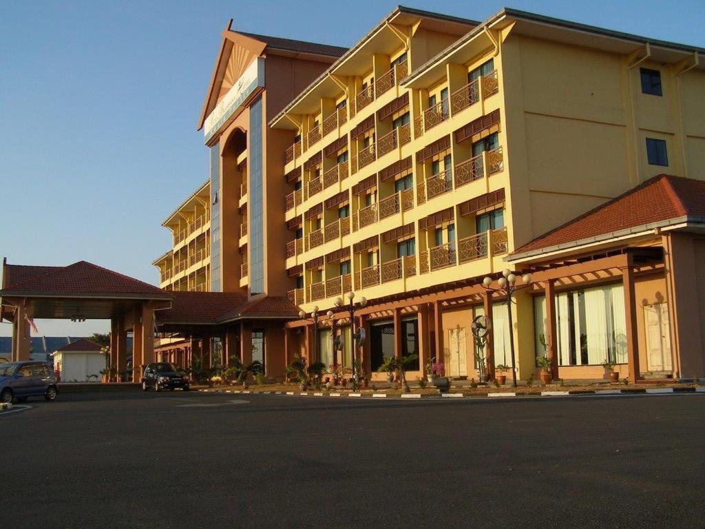 Putra Brasmana Hotel Kuala Perlis Esterno foto