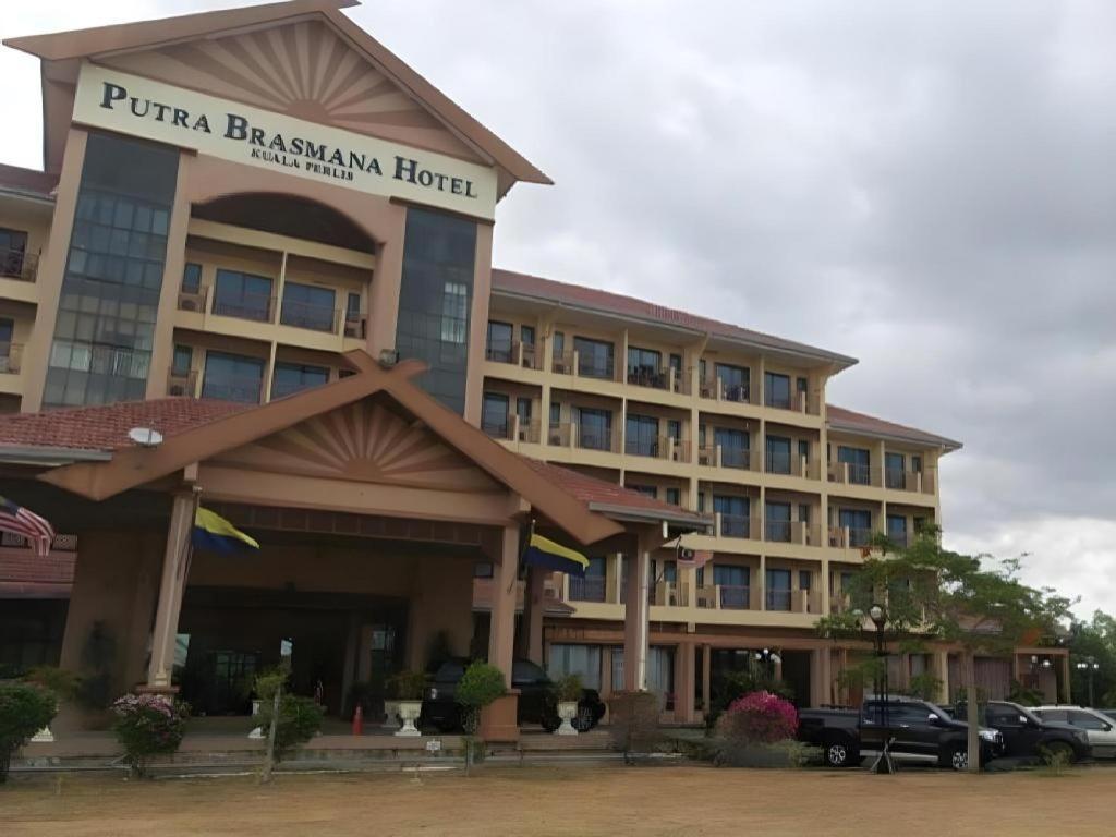 Putra Brasmana Hotel Kuala Perlis Esterno foto