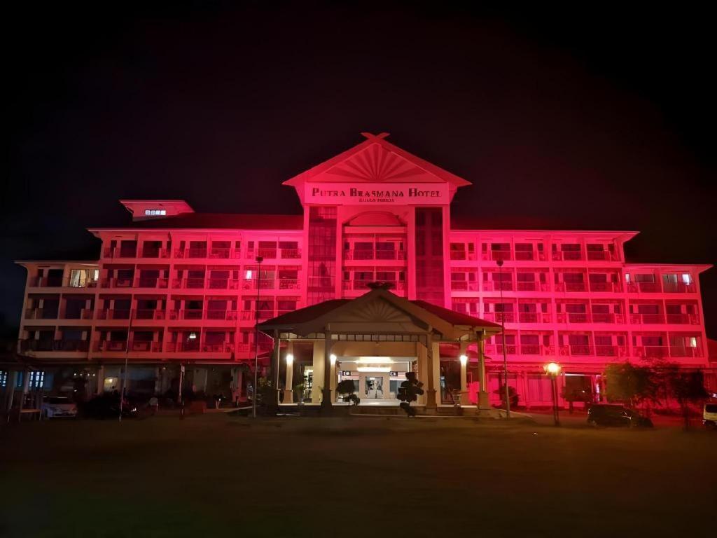 Putra Brasmana Hotel Kuala Perlis Esterno foto