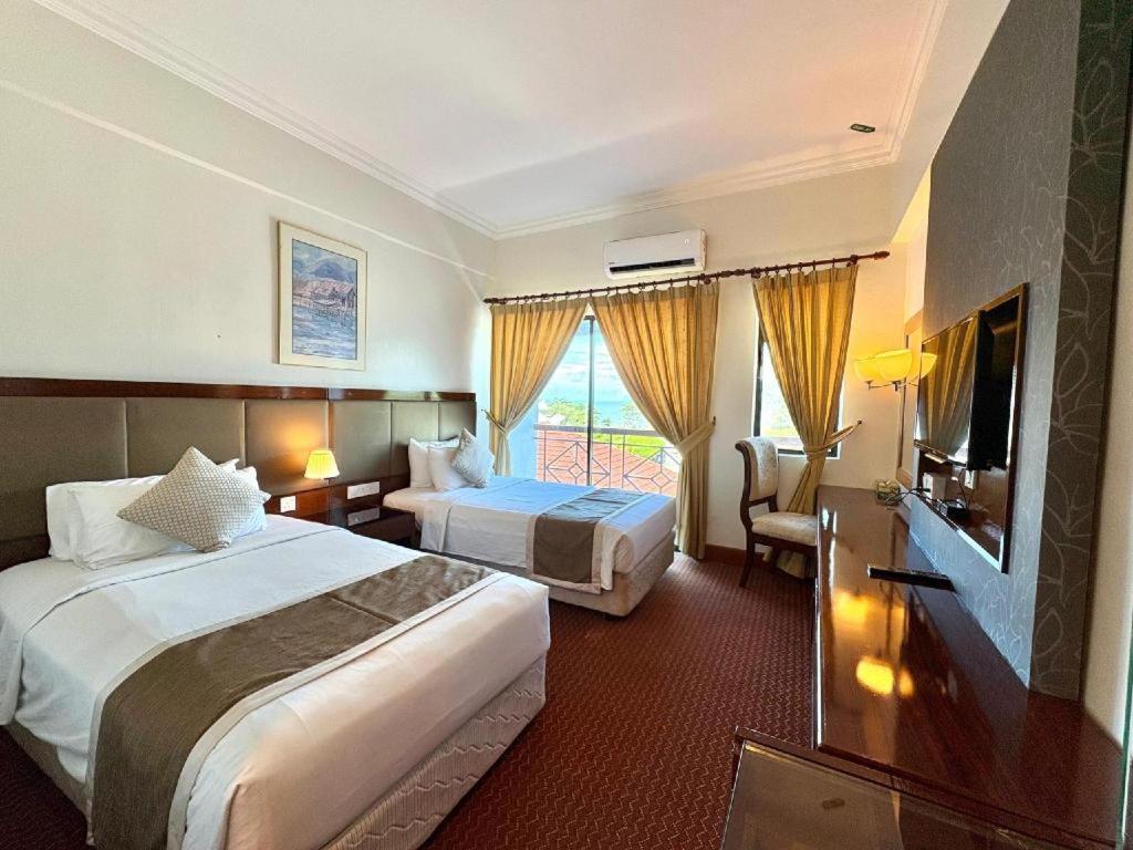 Putra Brasmana Hotel Kuala Perlis Esterno foto
