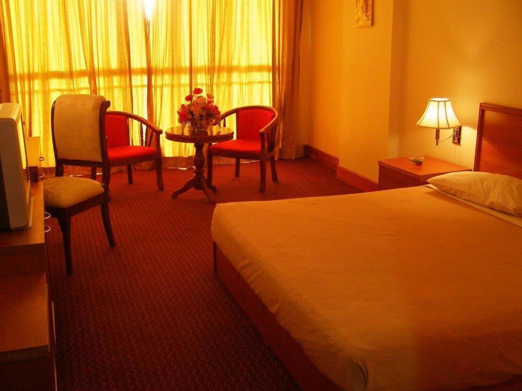 Putra Brasmana Hotel Kuala Perlis Esterno foto