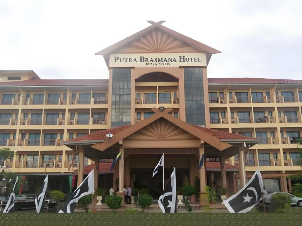 Putra Brasmana Hotel Kuala Perlis Esterno foto